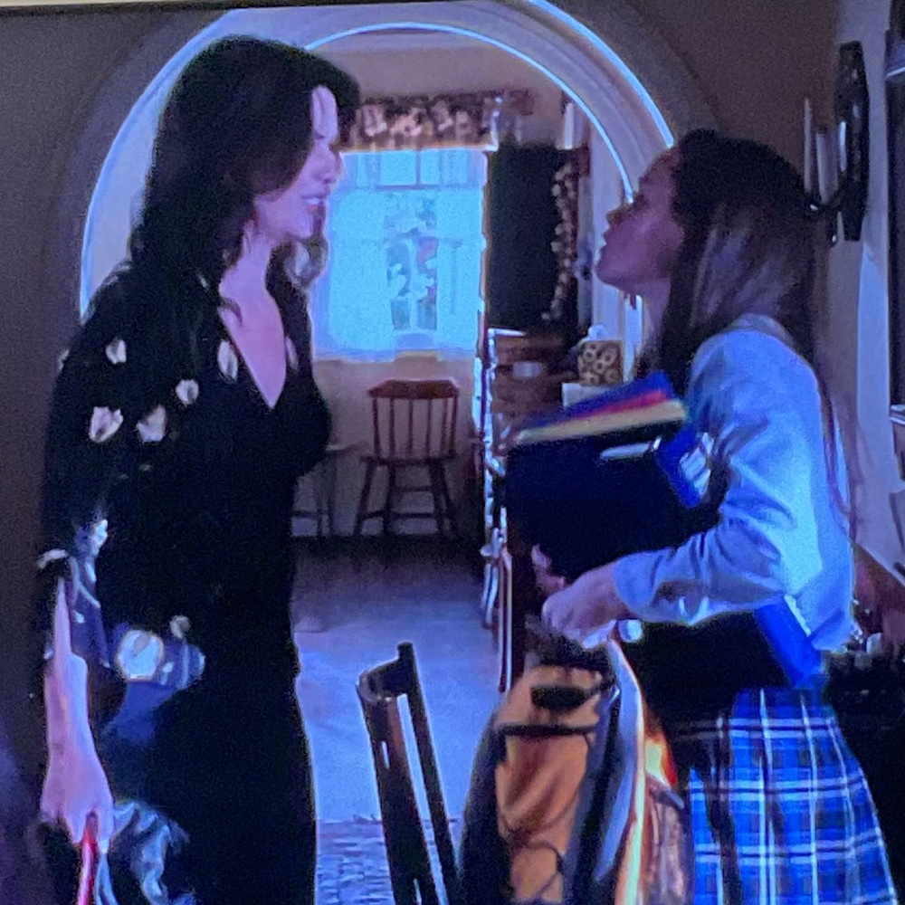 ALT SA Dress ASO Lorelai Gilmore. Black dress with yellow tulips.